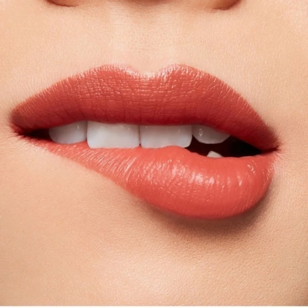 MAC Love Me Liquid Lipcolour Lipstick BRAGGING RIGHTS New in box